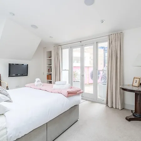 Classic Hammersmith By Ravenscourt Park *