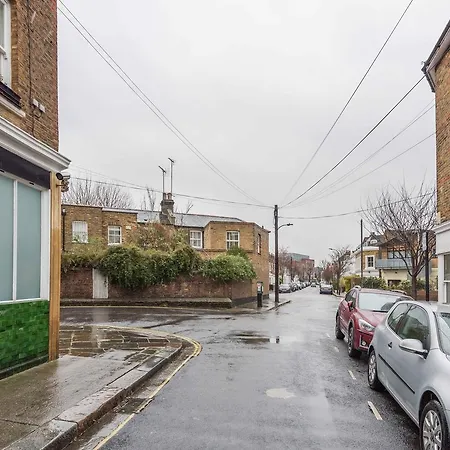 Classic Hammersmith By Ravenscourt Park Apartment