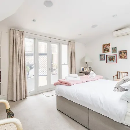Classic Hammersmith By Ravenscourt Park *