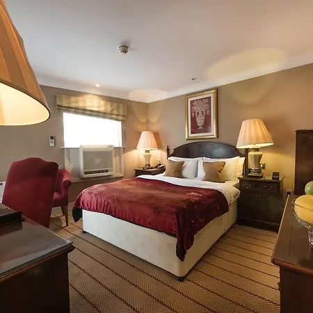 The Colonnade 4*