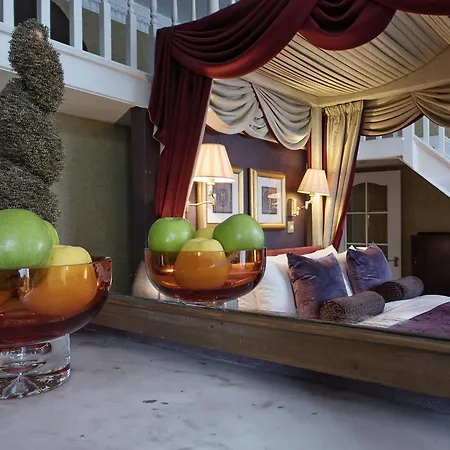 The Colonnade 4* Londyn