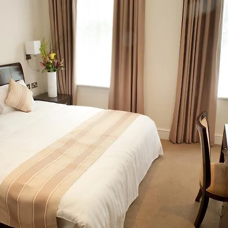 The Kensington 3*