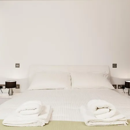 Clhh Trafalgar Riverside Penthouse * London