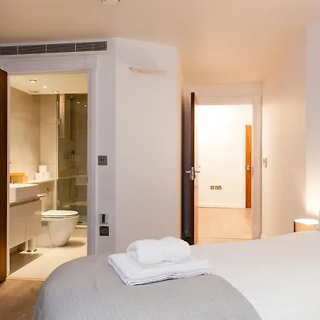 Clhh Trafalgar Riverside Penthouse