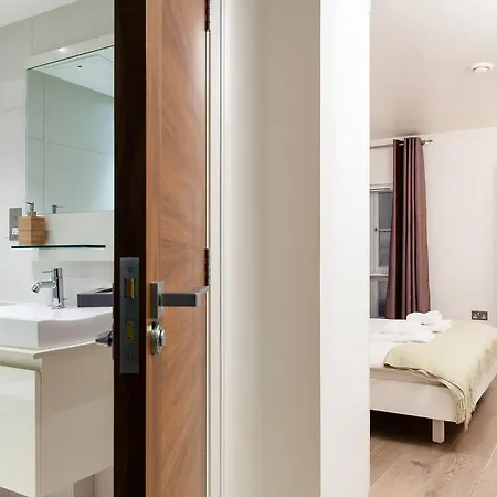 Clhh Trafalgar Riverside Penthouse *