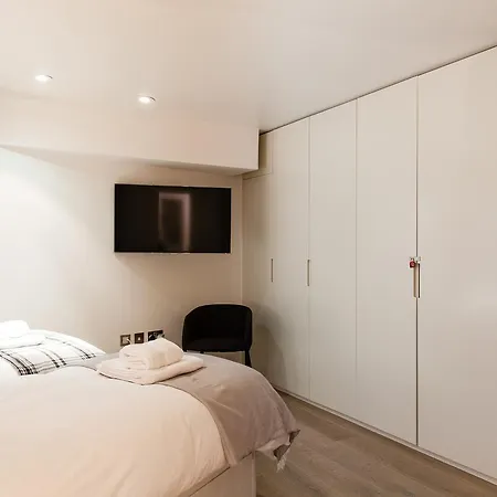 Clhh Trafalgar Riverside Penthouse *