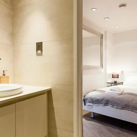Clhh Trafalgar Riverside Penthouse Apartment