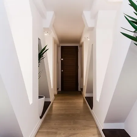 Clhh Trafalgar Riverside Penthouse *