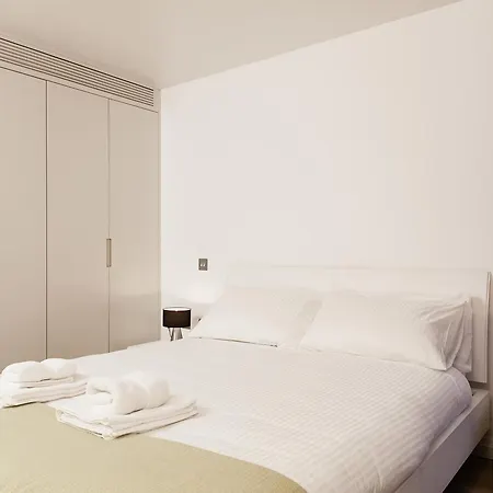 Apartment Clhh Trafalgar Riverside Penthouse