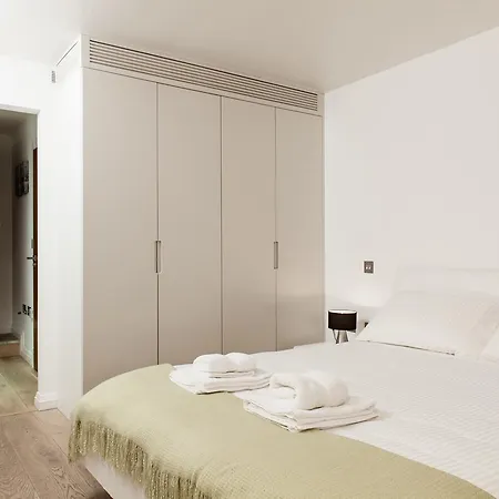 Apartment Clhh Trafalgar Riverside Penthouse London