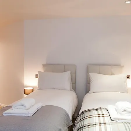 Clhh Trafalgar Riverside Penthouse