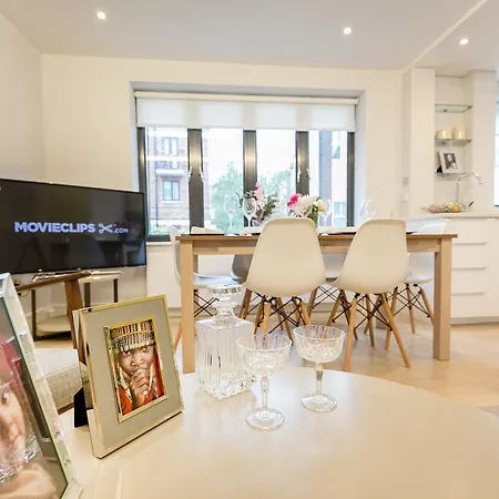 아파트 Stylish 3br Bohemian Retreat By Portobello 런던