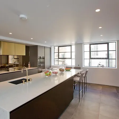 Apartment Luxury Royalty Mews