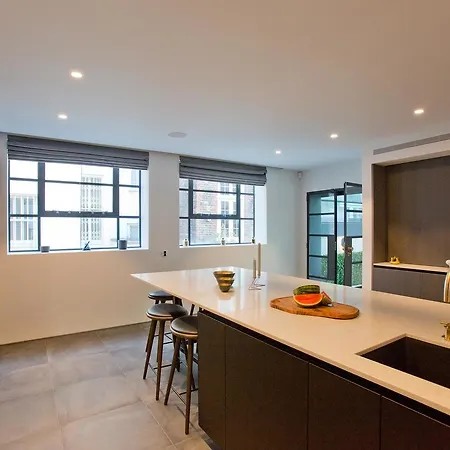 Apartment Luxury Royalty Mews
