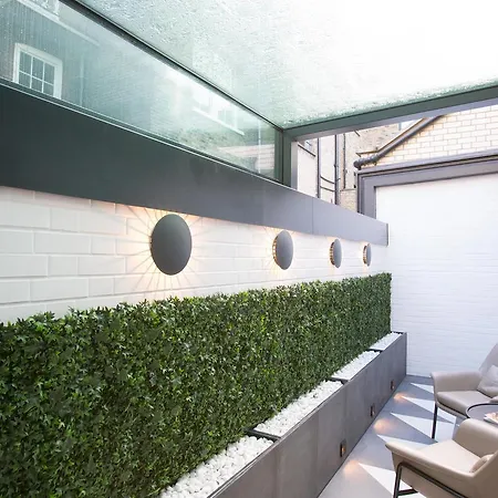 Luxury Royalty Mews Apartment *