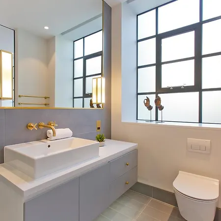 Luxury Royalty Mews Apartment
