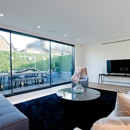 Luxury Royalty Mews Apartment
