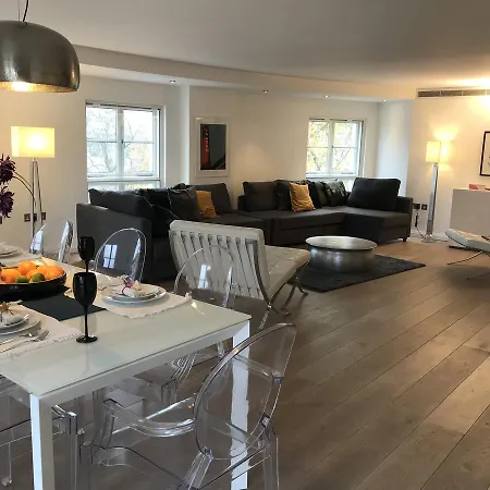 Clhh Trafalgar Riverside Penthouse * London