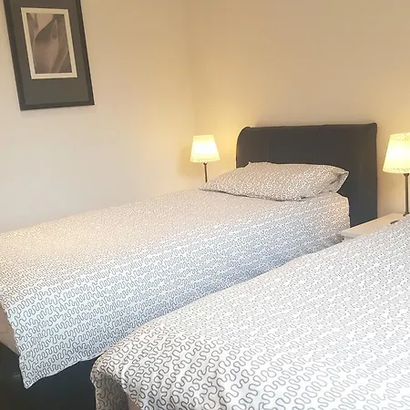 East Croydon Apartments - Just 3 Mins Walk To East Croydon Station
