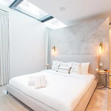 Luxury Royalty Mews Apartment