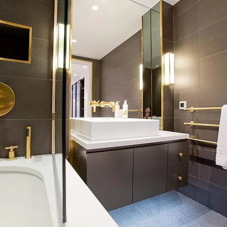 Luxury Royalty Mews *