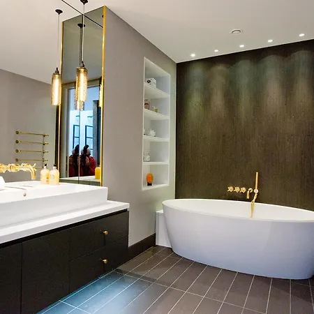 Luxury Royalty Mews Apartment