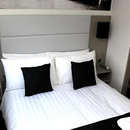 Hotel The Omega 3*