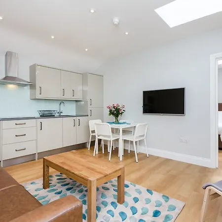 The Lion Gate Mews 4* Kingston upon Thames (Greater London)