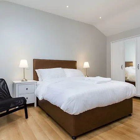 The Lion Gate Mews 4* Kingston upon Thames (Greater London)