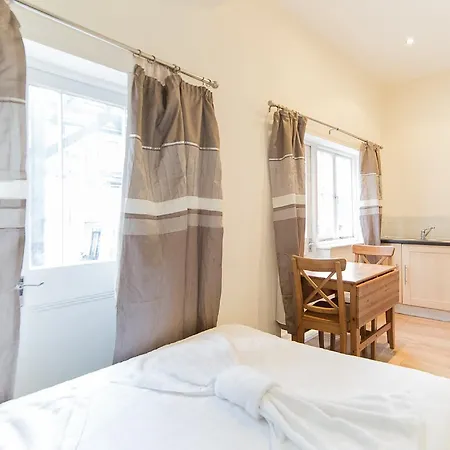 Imperial Court Apartman London