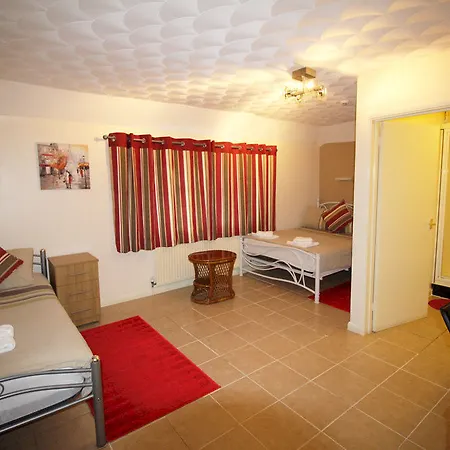Flexistay Sutton סאטון