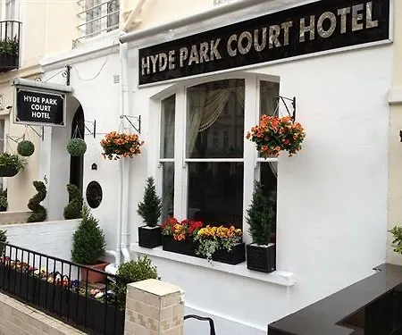 Hyde Park Court Londýn