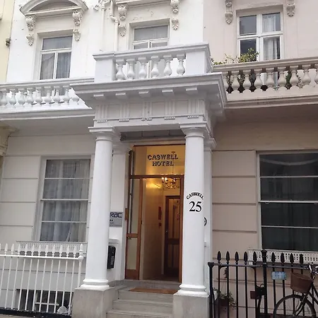 Mornington Victoria Hotel 4*