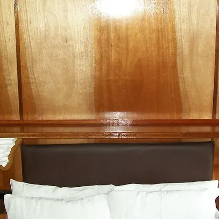 Cricklewood Otel 2*