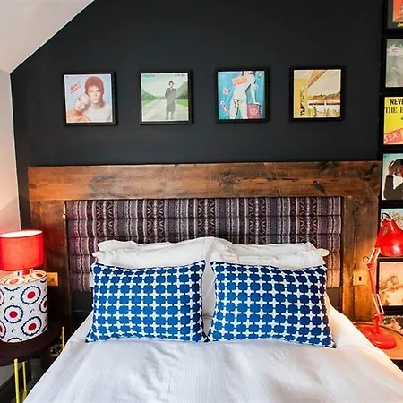 The Pilot Inn Мини-отель Лондон