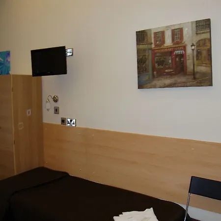 Hotel Tony's House 2*