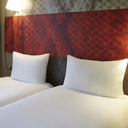 Ibis Docklands Canary Wharf Hotel 3*