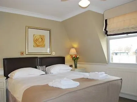 Aparthotel Collingham Serviced 4*