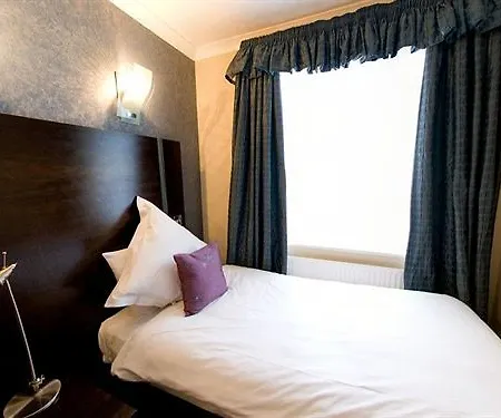 Park Grand Hyde Park Otel 4*