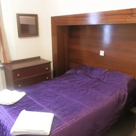 Mandalay Picton House Hotel