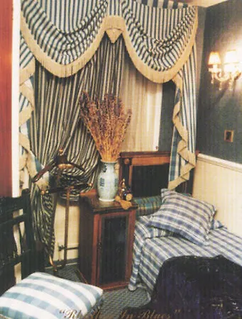 Pavilion Hotel 3*