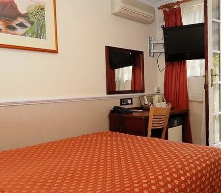 Rhodes 3* London