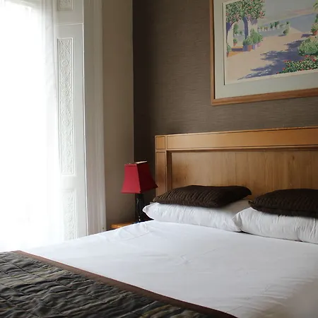 Huttons Hotel, Victoria فندق