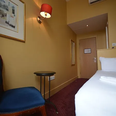 Trebovir Hotell 3*