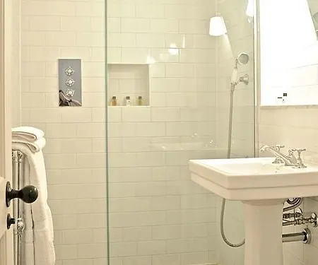 Library 4* London