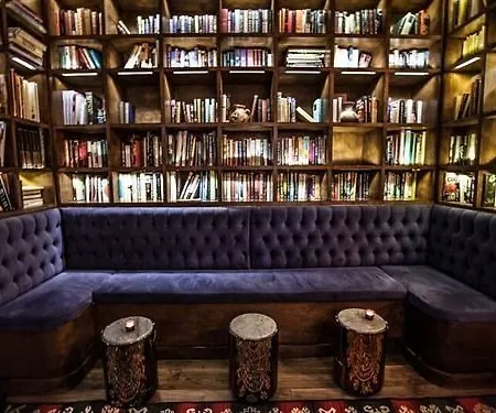 Library 4*