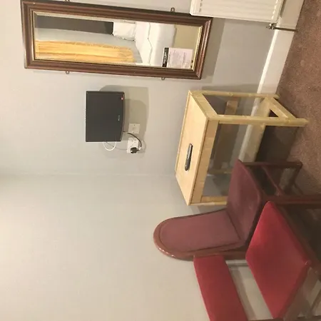 Oyo Bostons Manor Hotel, Hanwell London Hotel 3*