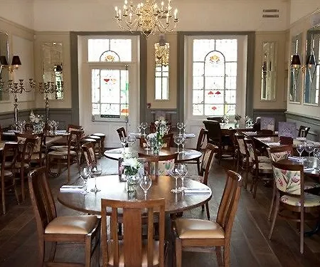 Hotel The Warrington London