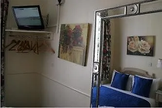 Blades Hotel