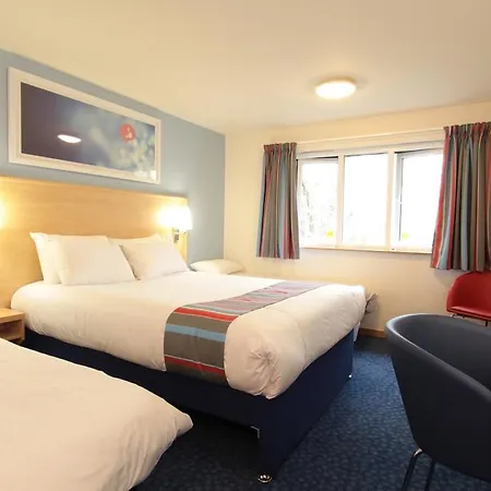 Travelodge Central City Road Отель